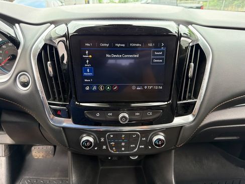 Used 2021 Chevrolet Traverse LT w/ LT Premium Package FWD image 35