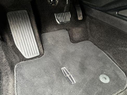 Used 2018 Lincoln MKZ Select w/ Technology Package image 17