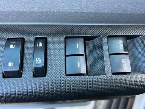 Used 2016 Ford F550 2WD Crew Cab Super Duty image 11