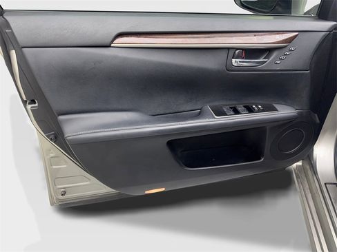 Used 2018 Lexus ES 350 w/ Premier Package image 31