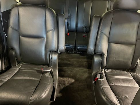 Used 2012 Cadillac Escalade Luxury image 27