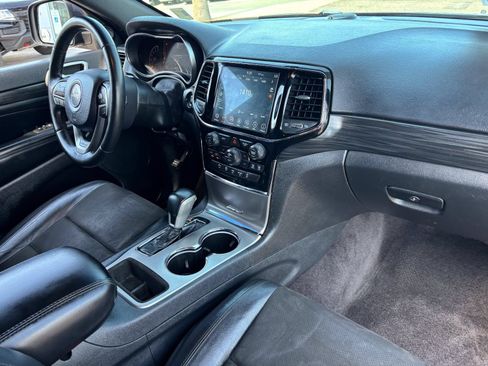 Used 2019 Jeep Grand Cherokee Altitude AWD/4WD image 13