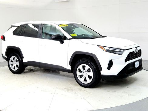 Used 2023 Toyota RAV4 LE image 7