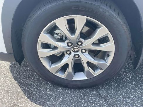 Used 2025 Toyota Grand Highlander FWD image 5