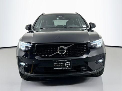 Certified 2023 Volvo XC40 B5 Plus w/ Climate Package image 2