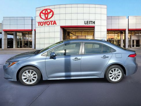 Used 2022 Toyota Corolla LE w/ LE Convenience Package image 8