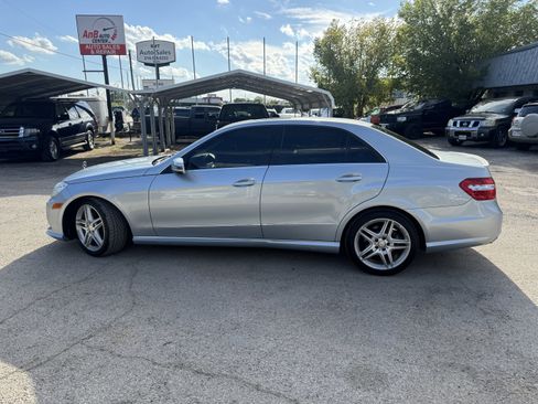 Used 2013 Mercedes-Benz E 350 4MATIC Sedan image 8