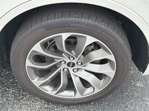Certified 2021 Lincoln Aviator Grand Touring AWD/4WD image 14