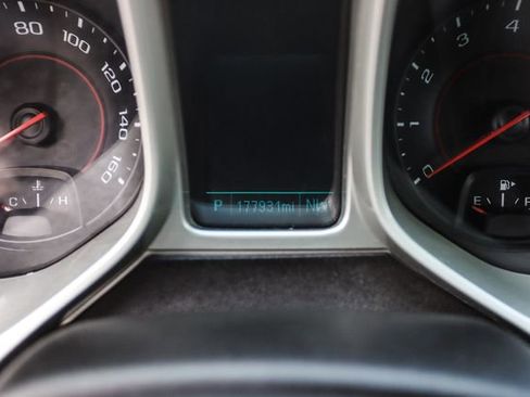 Used 2015 Chevrolet Camaro LT RWD image 29