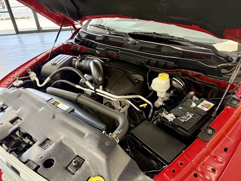 Used 2017 RAM 1500 Classic SLT RWD image 17