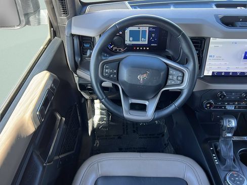 Used 2024 Ford Bronco Wildtrak AWD/4WD image 12