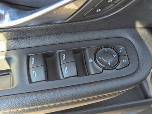 Used 2024 GMC Terrain Denali w/ Black Diamond Edition image 25