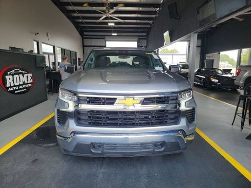 Used 2023 Chevrolet Silverado 1500 LT AWD/4WD image 3