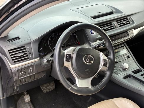Used 2012 Lexus CT 200h FWD image 17
