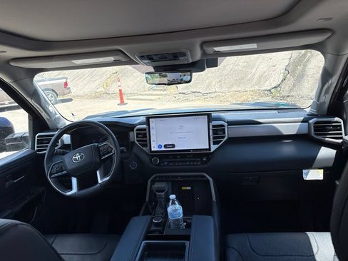Used 2024 Toyota Tundra Limited AWD/4WD image 10