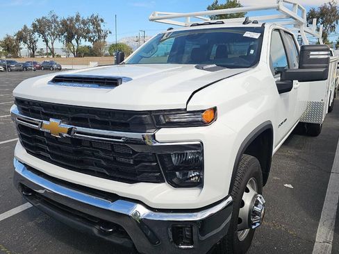 Used 2025 Chevrolet Silverado 3500 LT w/ Convenience Package image 6