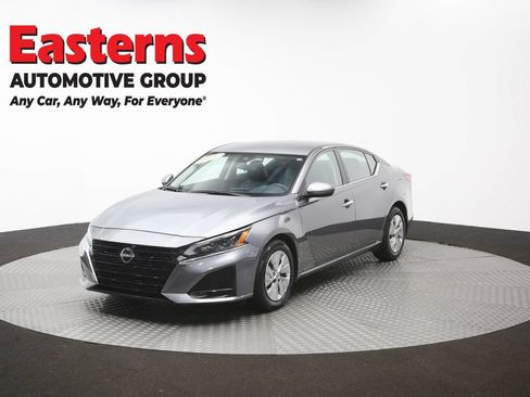 Used 2023 Nissan Altima 2.5 S FWD image 54