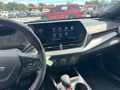 Used 2024 Chevrolet Trax RS w/ Driver Confidence Package FWD image 11