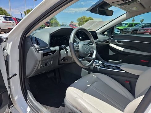 Used 2022 Hyundai Sonata Limited FWD image 17