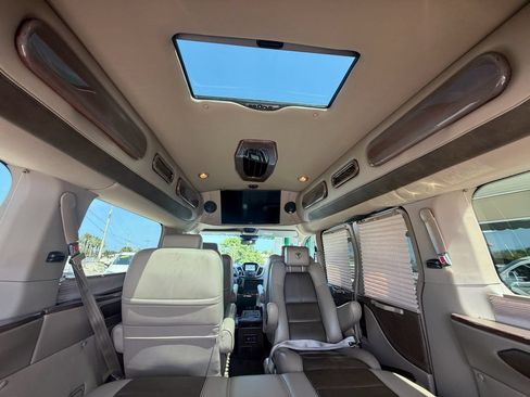 Used 2016 Ford Transit 150 XLT RWD image 28