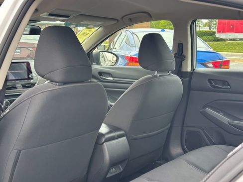 Used 2025 Nissan Altima 2.5 SV FWD image 10