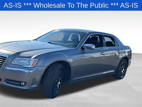 Used 2011 Chrysler 300 Limited image 3