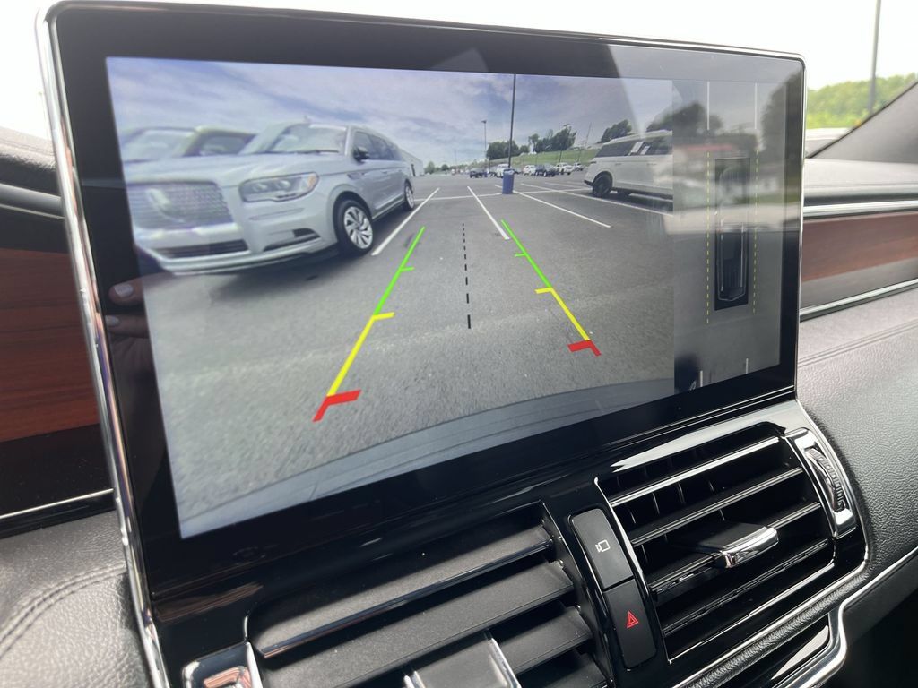 Used 2022 Lincoln Navigator Reserve AWD/4WD image 17