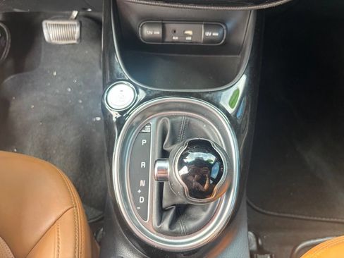 Used 2015 Kia Soul ! w/ Sun & Sound Package FWD image 19
