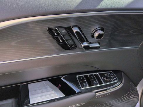 New 2025 Cadillac Lyriq Sport image 11