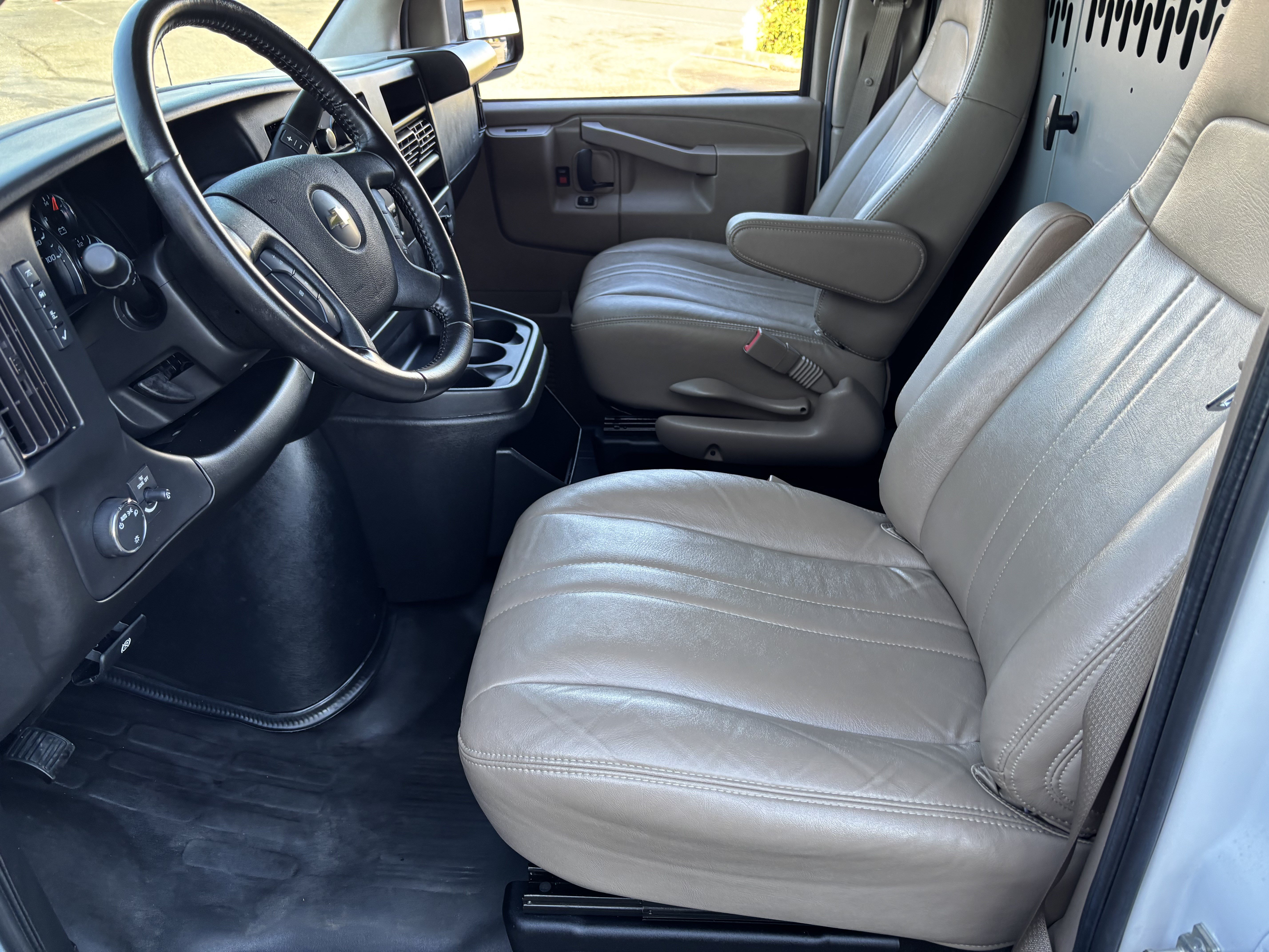 Used 2023 Chevrolet Express 2500 w/ Driver Convenience Package RWD image 10
