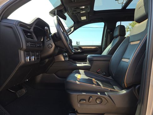Used 2023 GMC Yukon AT4 w/ AT4 Premium Plus Package AWD/4WD image 16