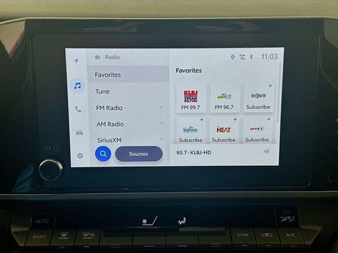 Used 2025 Toyota Camry SE image 15