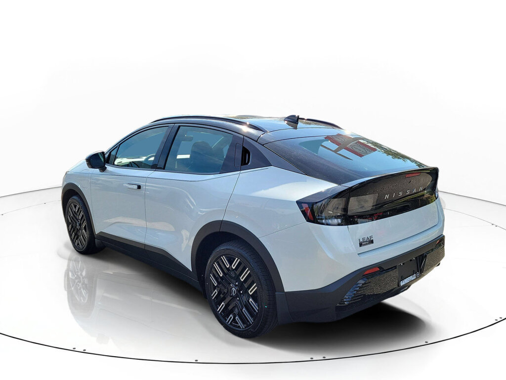 New 2026 Nissan Leaf Platinum+ FWD image 3