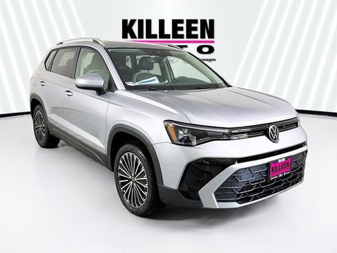 New 2026 Volkswagen Taos SE image 1