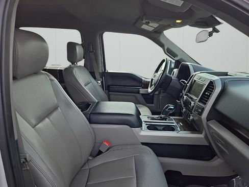 Used 2018 Ford F150 Lariat w/ Equipment Group 502A Luxury AWD/4WD image 18