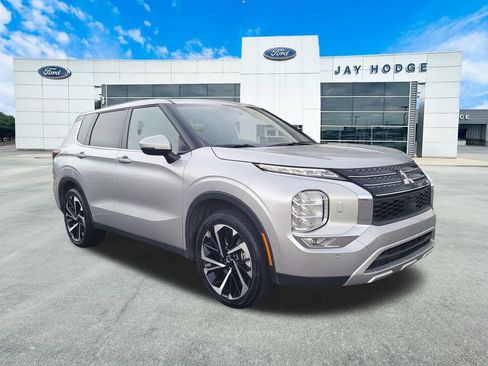 Used 2024 Mitsubishi Outlander AWD image 1