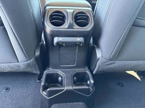 Used 2021 Jeep Wrangler Unlimited Islander image 31
