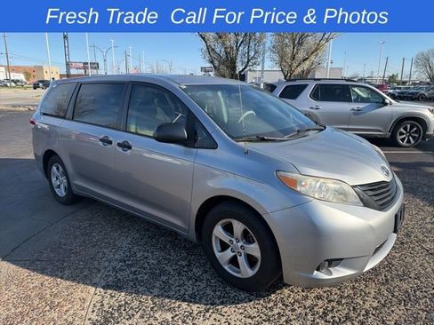 Used 2011 Toyota Sienna image 7