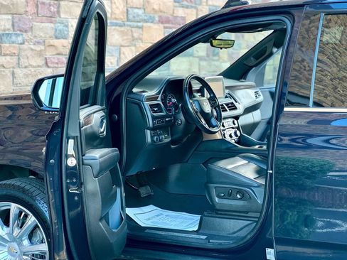 Used 2021 Chevrolet Suburban High Country image 11