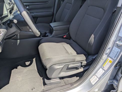 Used 2025 Honda CR-V LX image 14