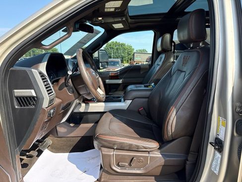 Used 2017 Ford F250 King Ranch w/ King Ranch Ultimate Package AWD/4WD image 25