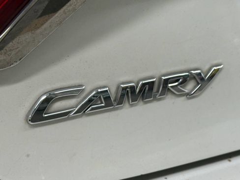 Used 2017 Toyota Camry SE FWD image 13