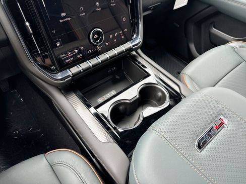New 2026 GMC Yukon XL AT4 w/ AT4 Premium Package AWD/4WD image 22