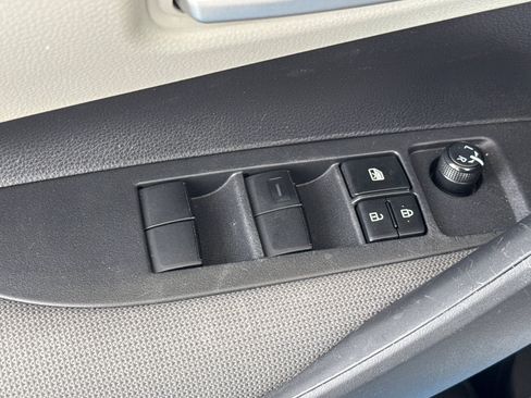 Used 2020 Toyota Corolla LE w/ LE Convenience Package FWD image 13