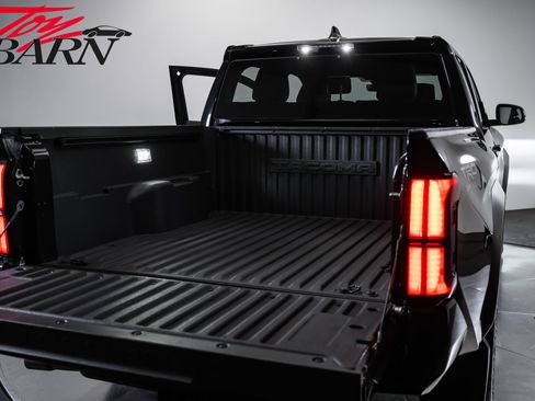 Used 2025 Toyota Tacoma TRD Off-Road AWD/4WD image 44