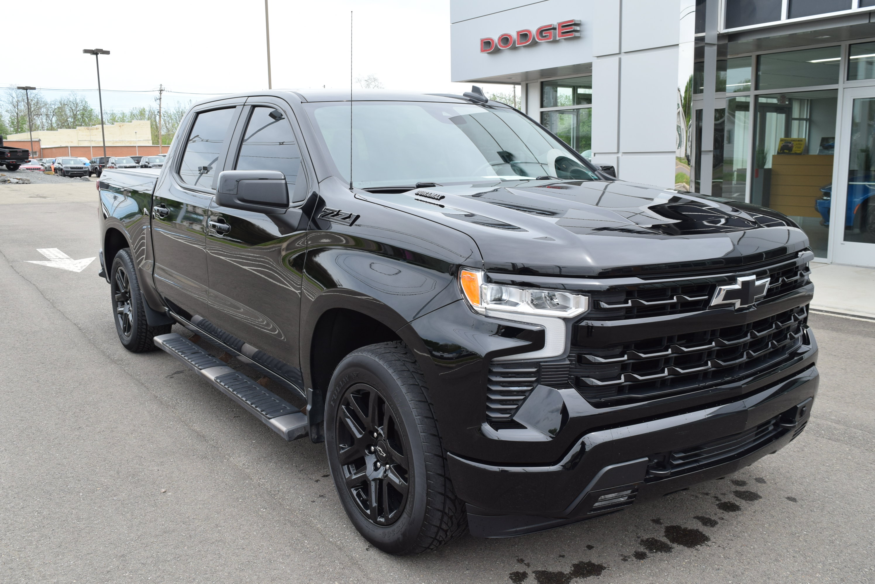 Used 2024 Chevrolet Silverado 1500 RST w/ Convenience Package II AWD/4WD image 2