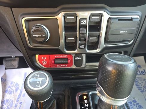 Used 2021 Jeep Gladiator Mojave AWD/4WD image 24