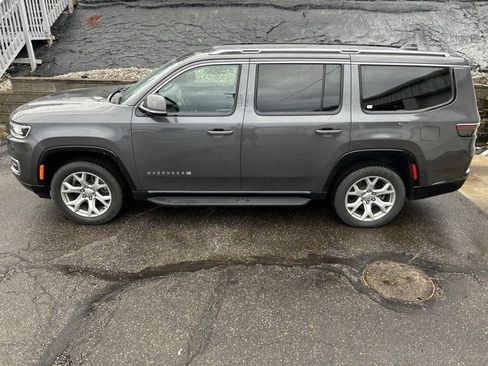 Used 2022 Jeep Wagoneer Series II w/ Rear Seat Video Group 1 image 3