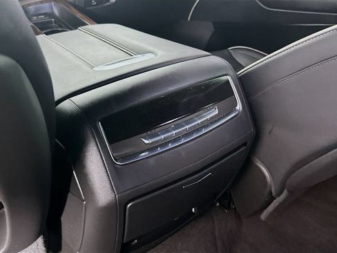Used 2022 Cadillac Escalade Premium Luxury w/ Performance Package AWD/4WD image 35