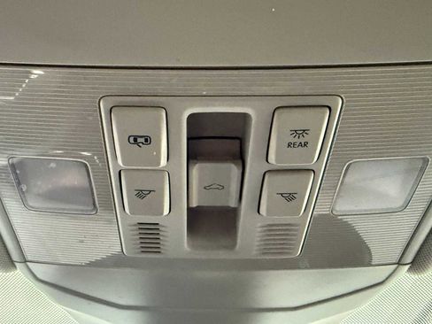 Certified 2023 Volkswagen Jetta SE w/ Panoramic Sunroof Package image 30